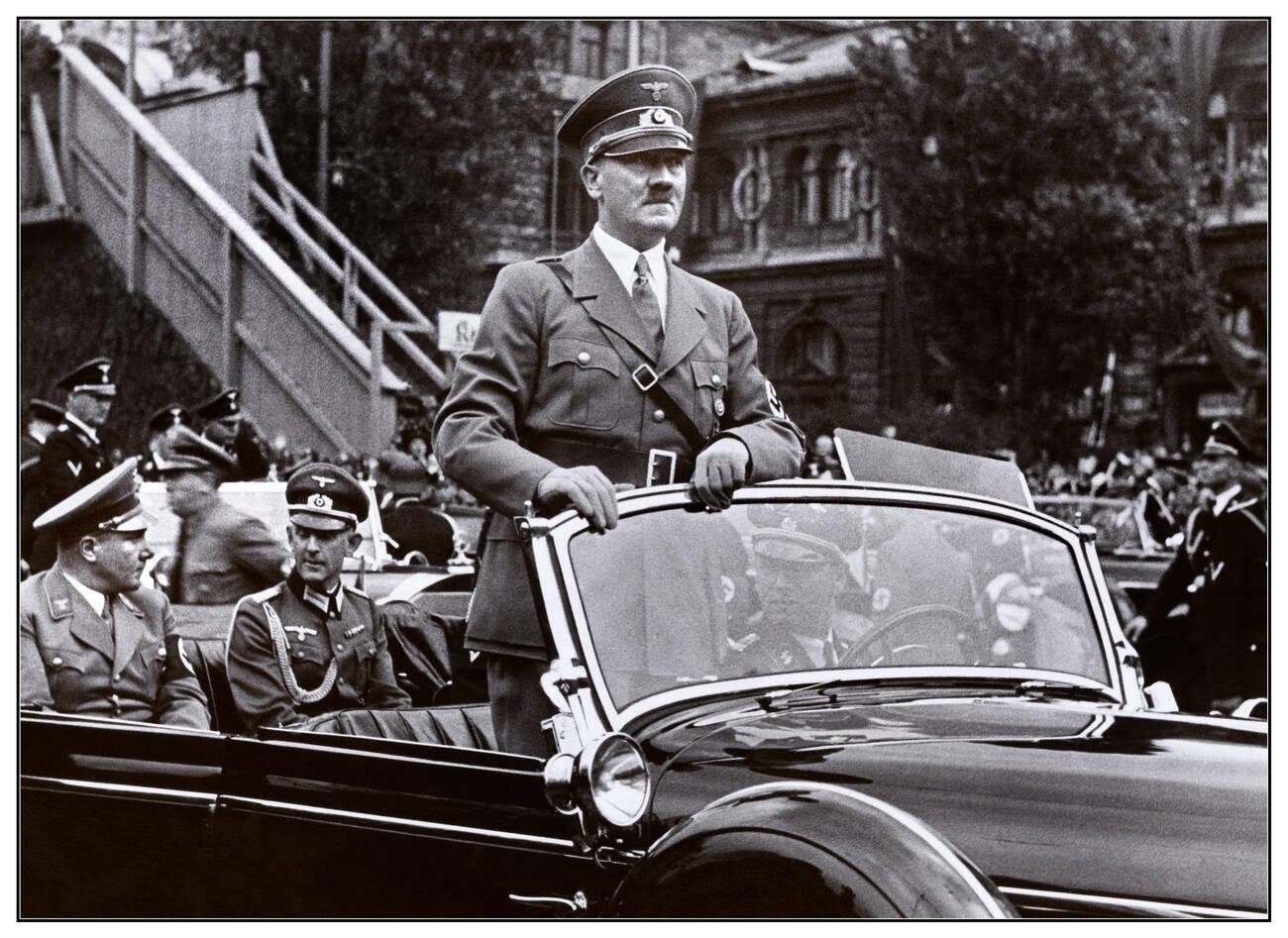 Adolf Hitler ve Efsanevi 770K Mercedes Tarihin Kara Sayfalarından Bir Kesit