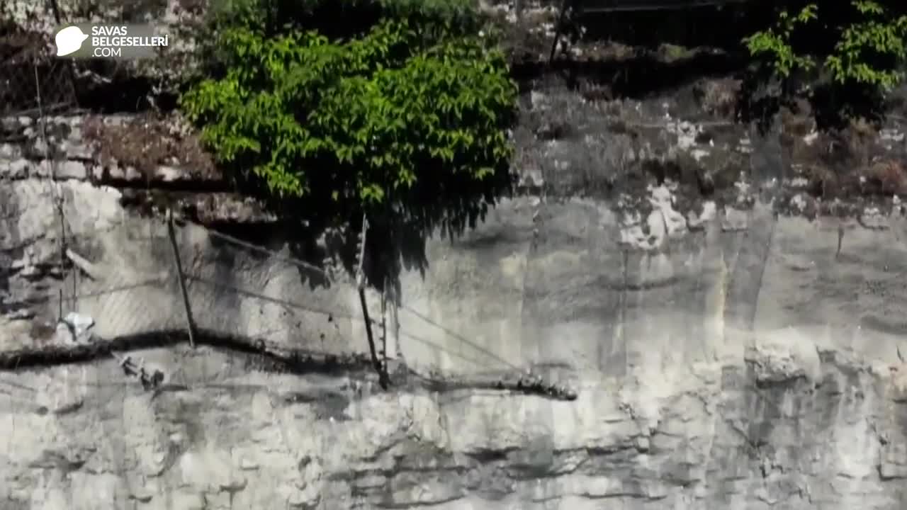 Hitlerin Bombasının Peşinde