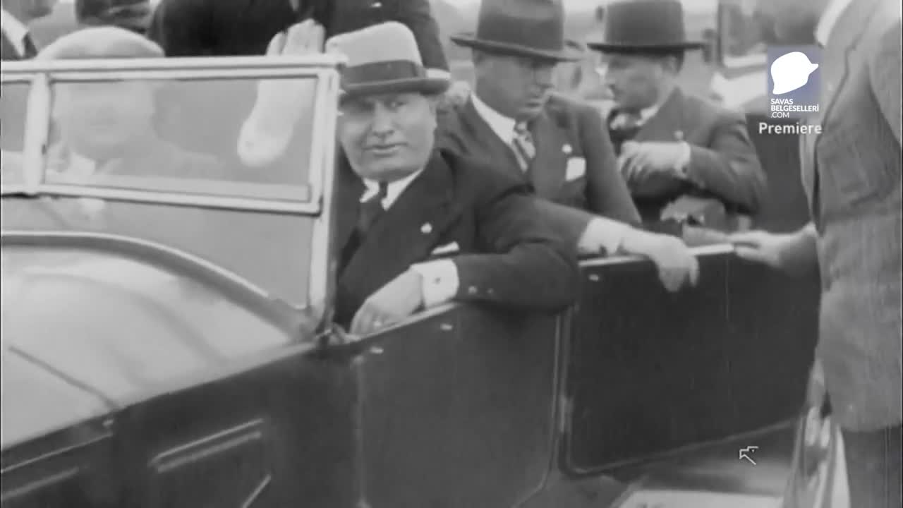 Mussolini İlk Faşist