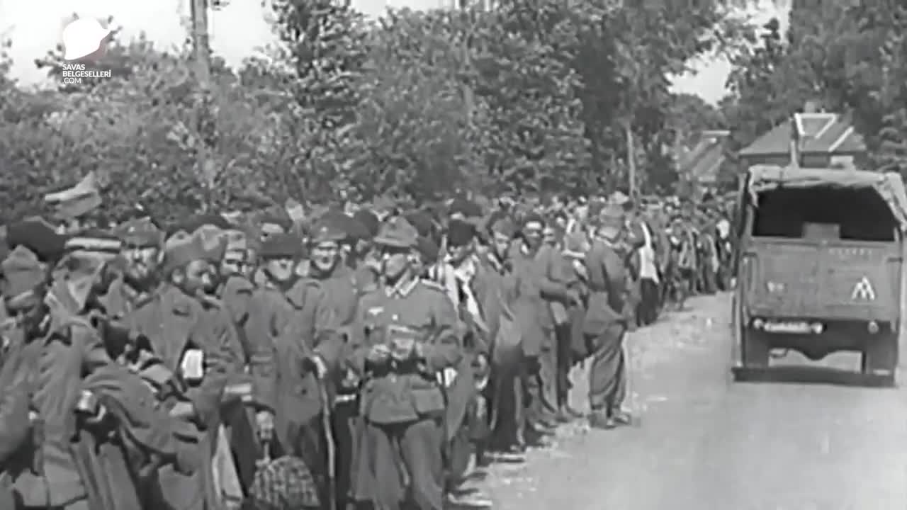 Philippe Petain Kahramanlıktan İhanete